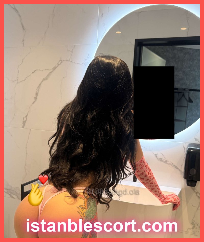 Dilara, 32 — Çubuklu vitrin kartı